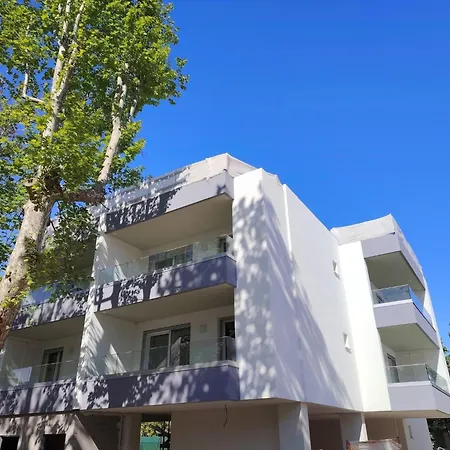 Modernly Renovated With Balcony In Apartament Bibione