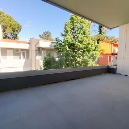 Modernly Renovated With Balcony In