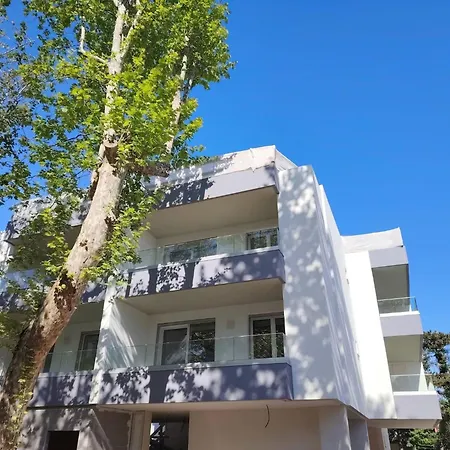 Apartament Modernly Renovated With Balcony In Bibione