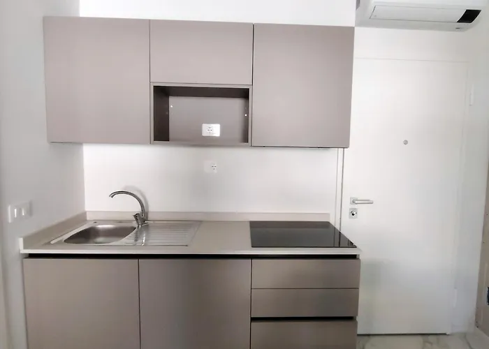 Modernly Renovated With Balcony In Appartamento